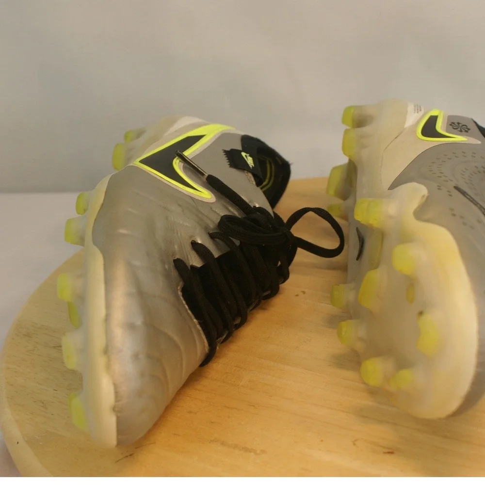 Nike Tiempo Legend 10 Elite FG Soccer Cleats Silver Volt DV4328-001 Mens 8.5 - Picture 12 of 16